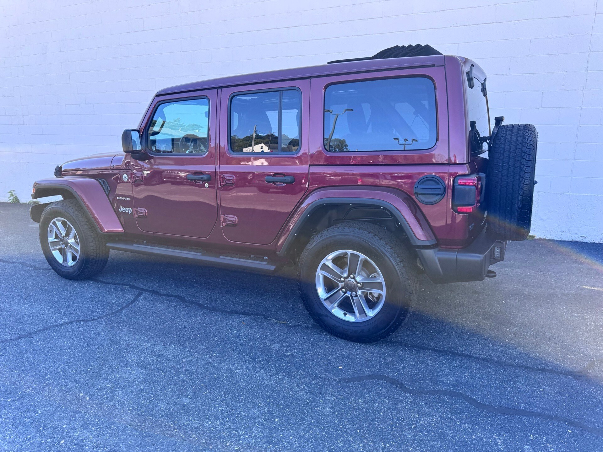 2022 Jeep Wrangler Unlimited Sahara photo 3