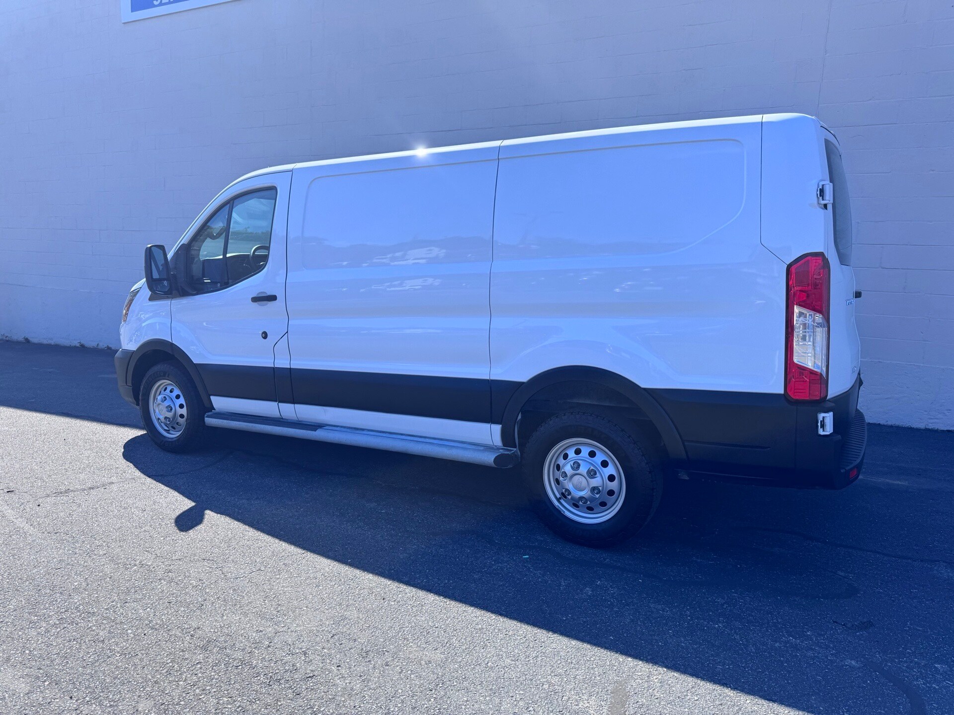 2023 Ford Transit photo 3