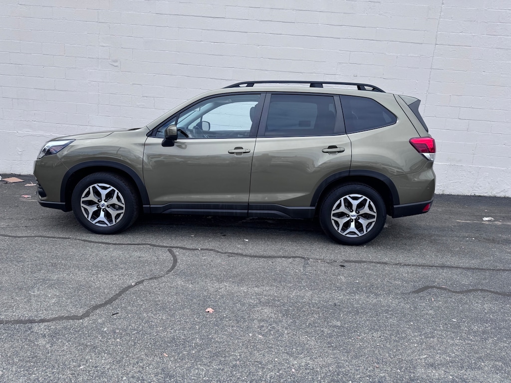 Used 2023 Subaru Forester Premium SUV