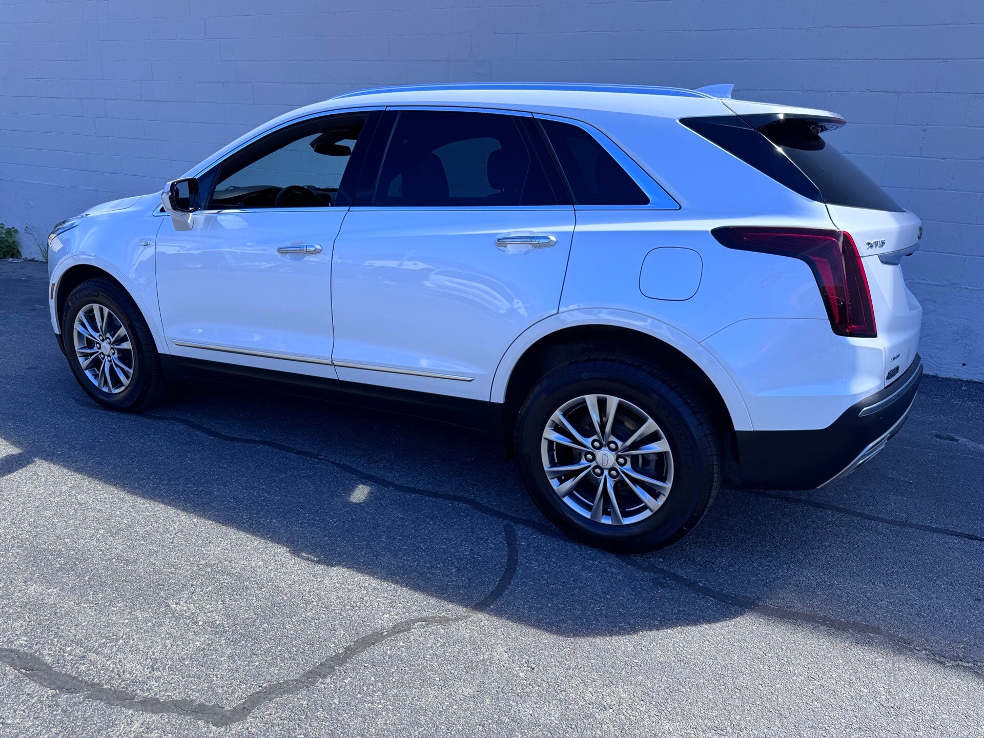 2021 Cadillac XT5 Premium Luxury photo 3