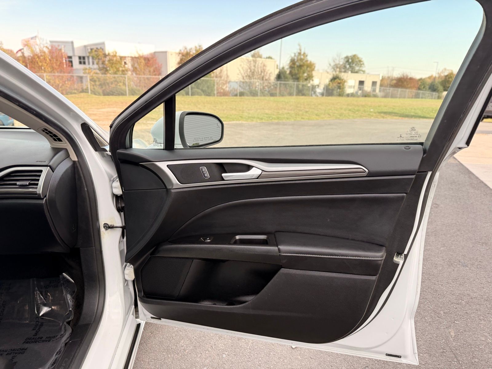 2017 Ford Fusion Hybrid SE - Photo 18