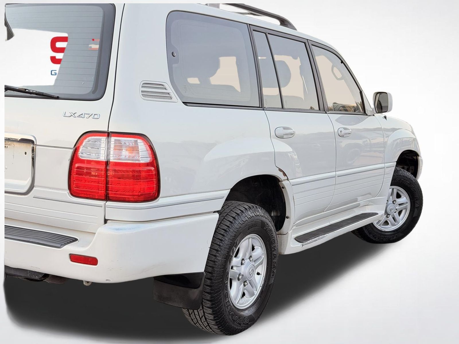 1999 Lexus LX 470 | CarEdge | CarEdge