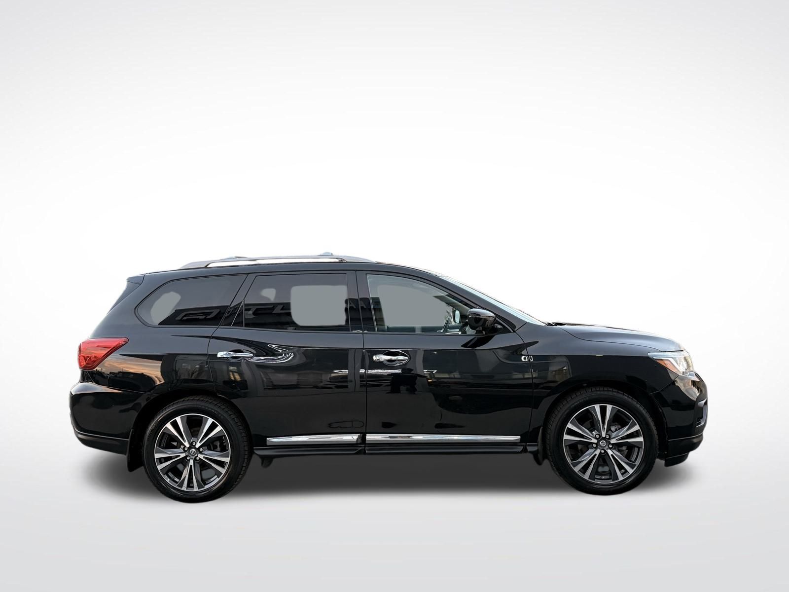 2018 Nissan Pathfinder Platinum photo 4