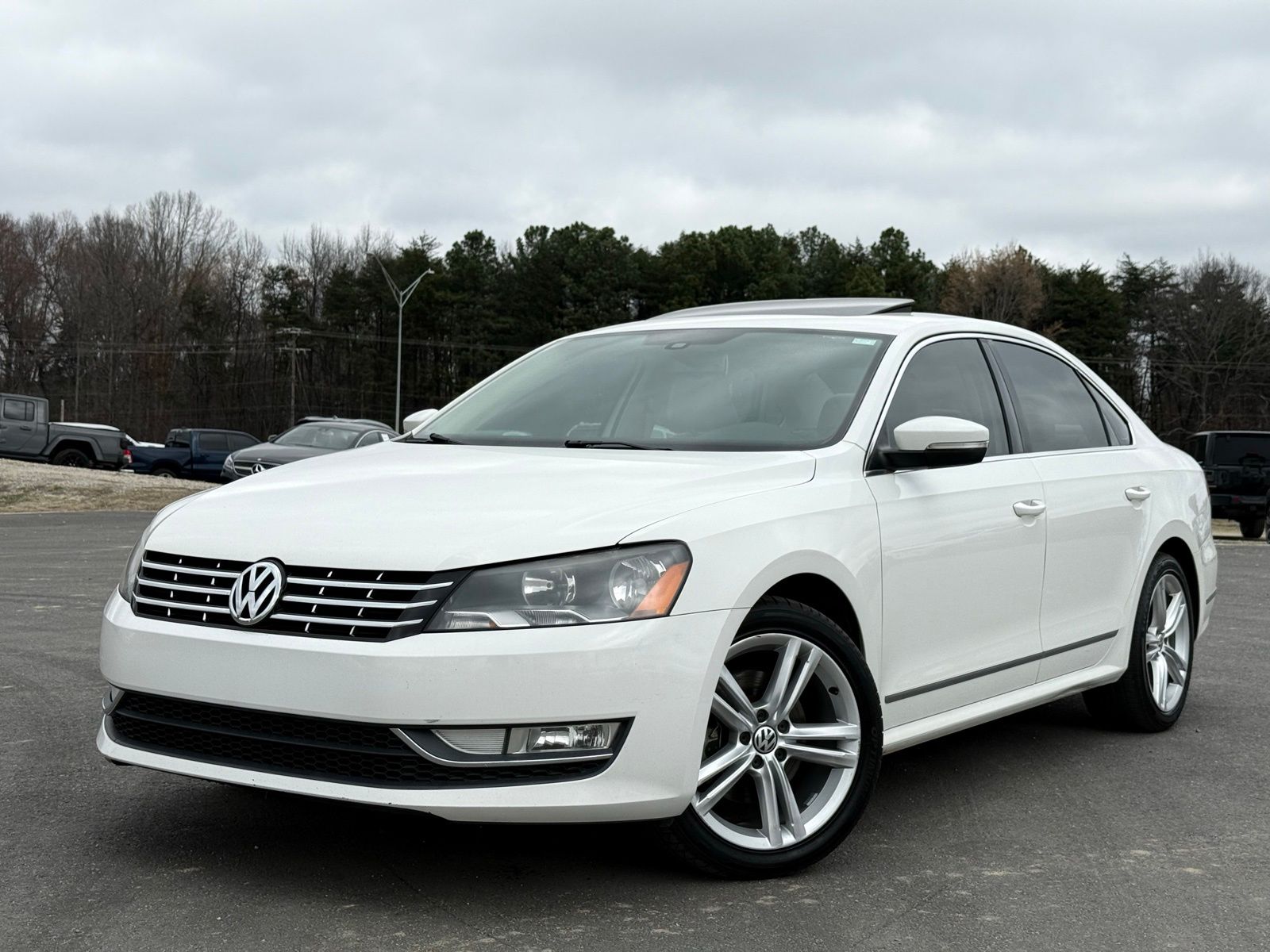 2014 Volkswagen Passat SEL Premium