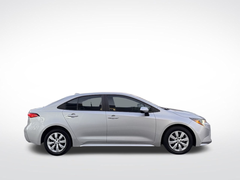 Used 2022 Toyota Corolla LE Sedan