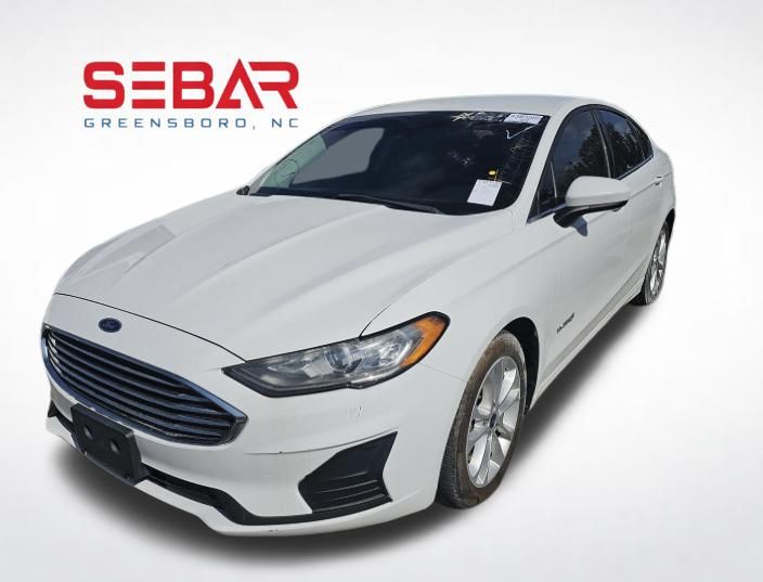 2019 Ford Fusion SE's photo