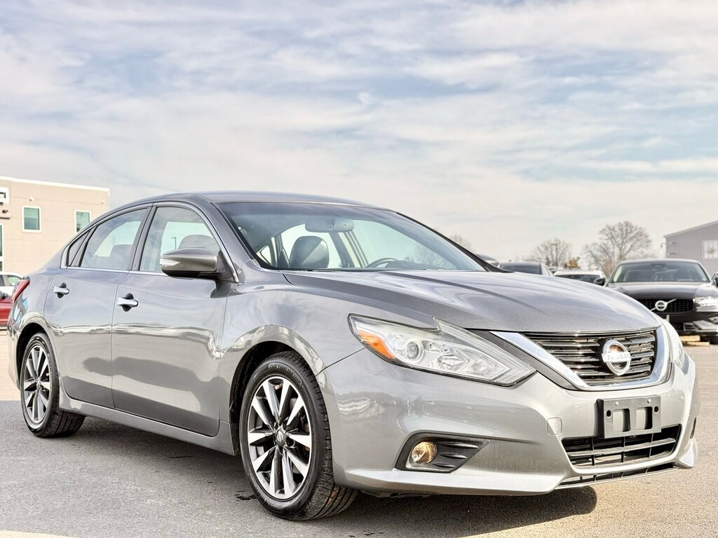 Used 2017 Nissan Altima 2.5 SL Sedan