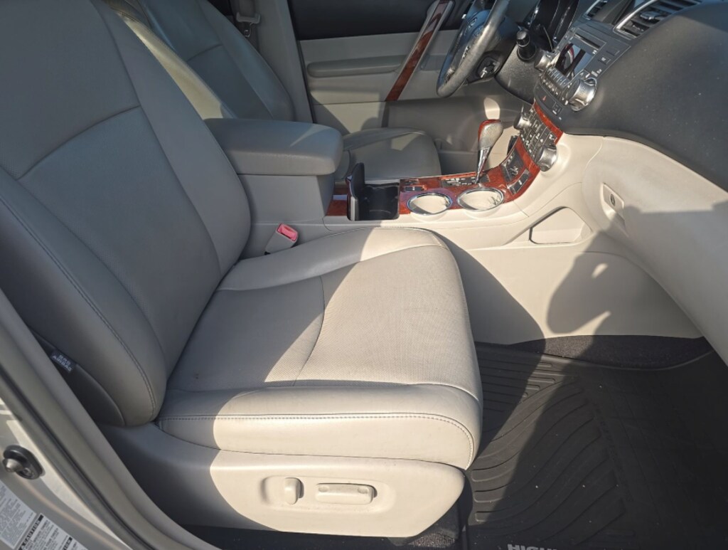 Used 2012 Toyota Highlander Limited SUV