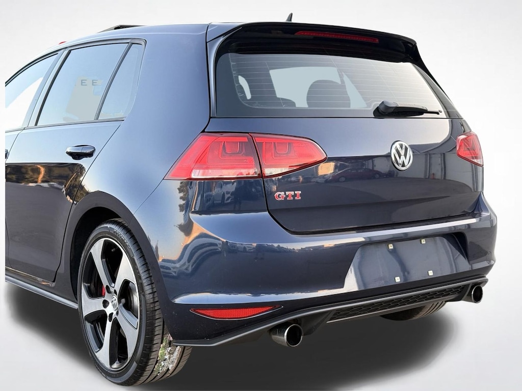 Used 2017 Volkswagen Golf GTI SE Hatchback