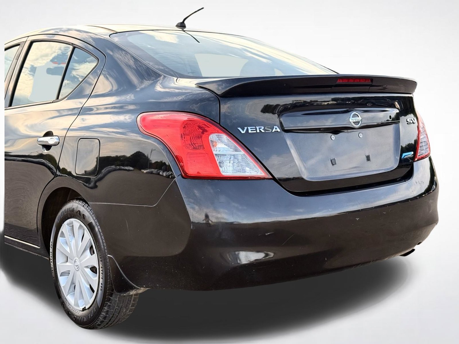 Used 2014 Nissan Versa 1.6 SV Sedan