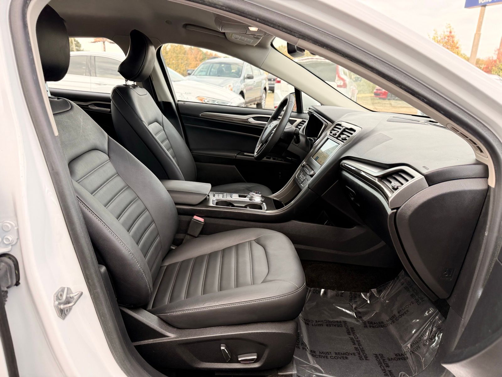 2017 Ford Fusion Hybrid SE - Photo 21
