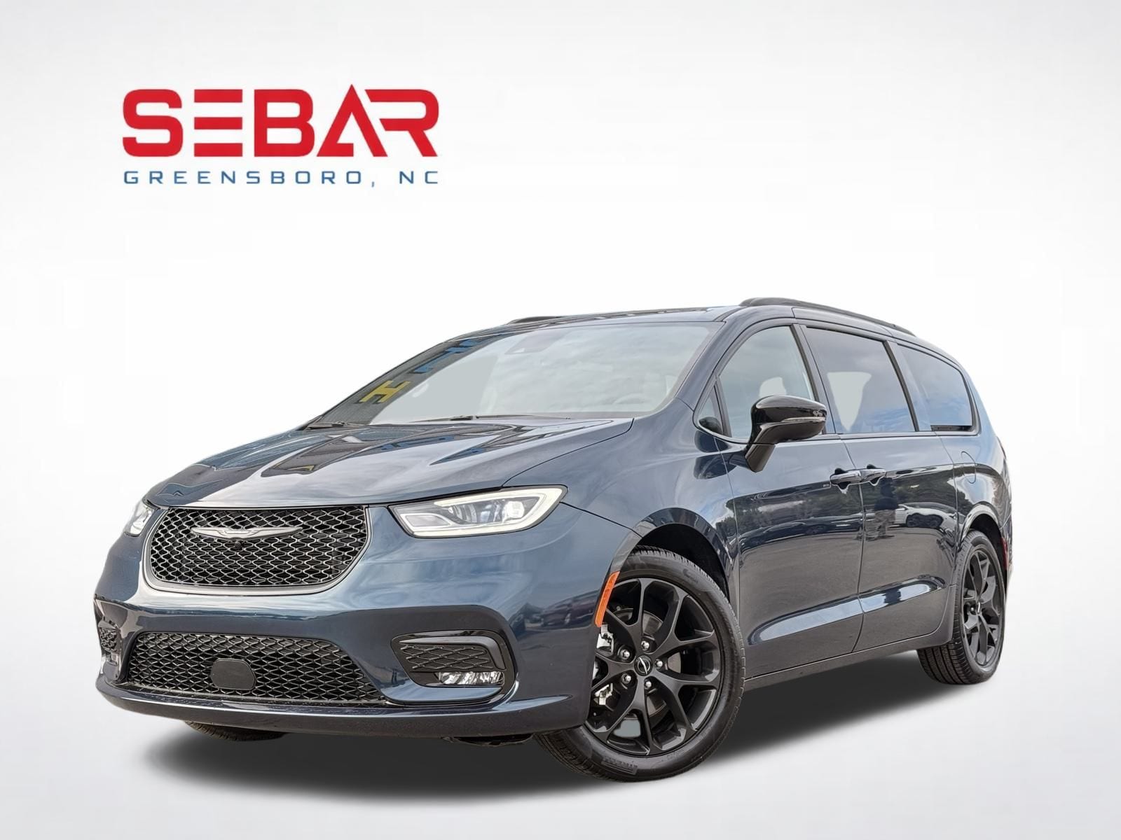 2025 Chrysler Pacifica Limited's photo