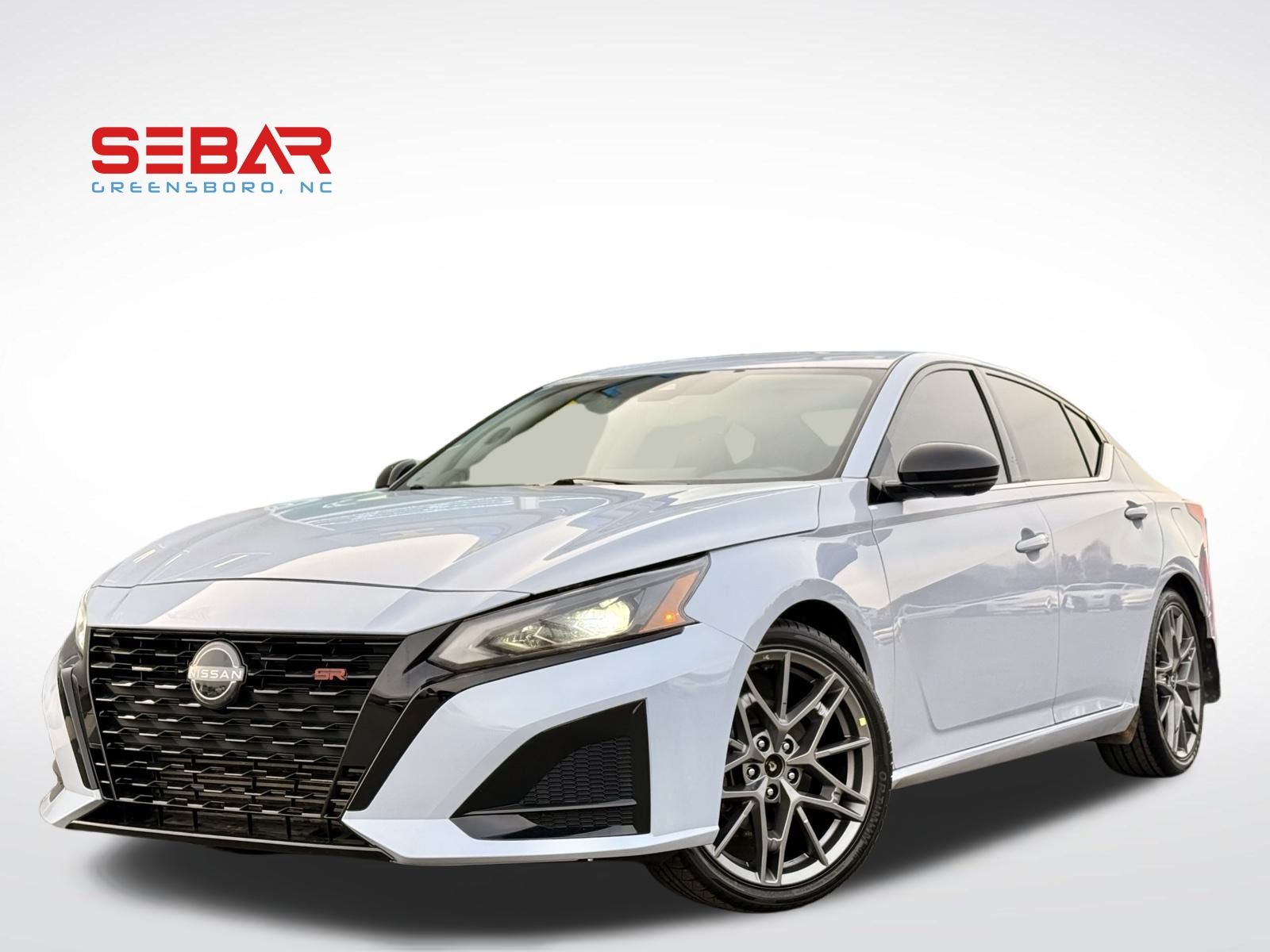 2023 Nissan Altima SR's photo