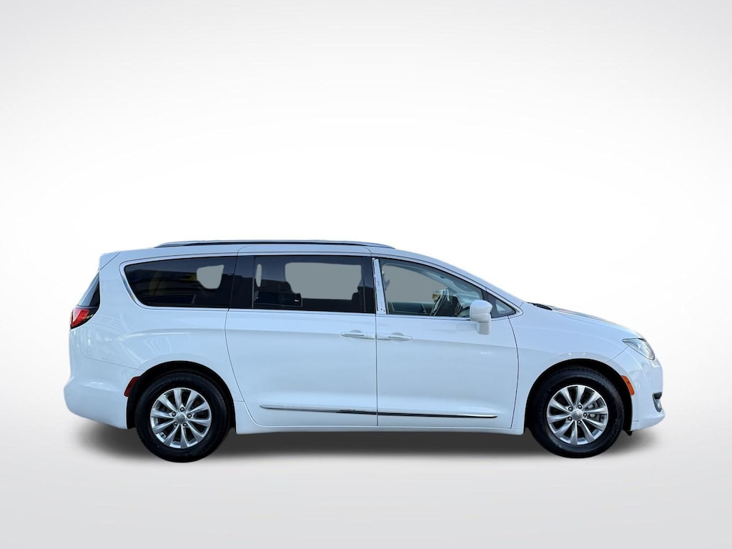 Used 2019 Chrysler Pacifica Touring L Minivan/Van