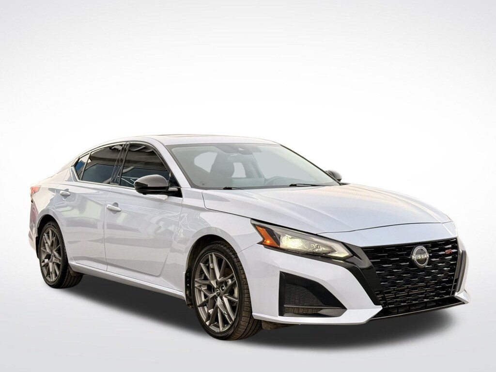 Used 2023 Nissan Altima 2.0 SR Sedan