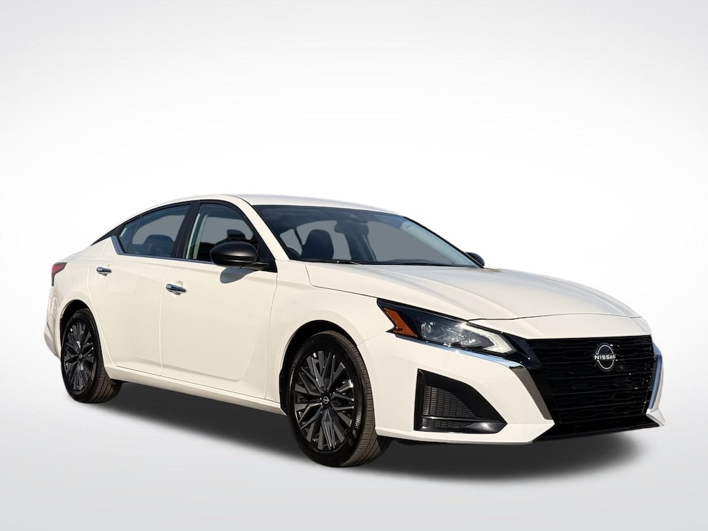 Used 2025 Nissan Altima 2.5 SV Sedan