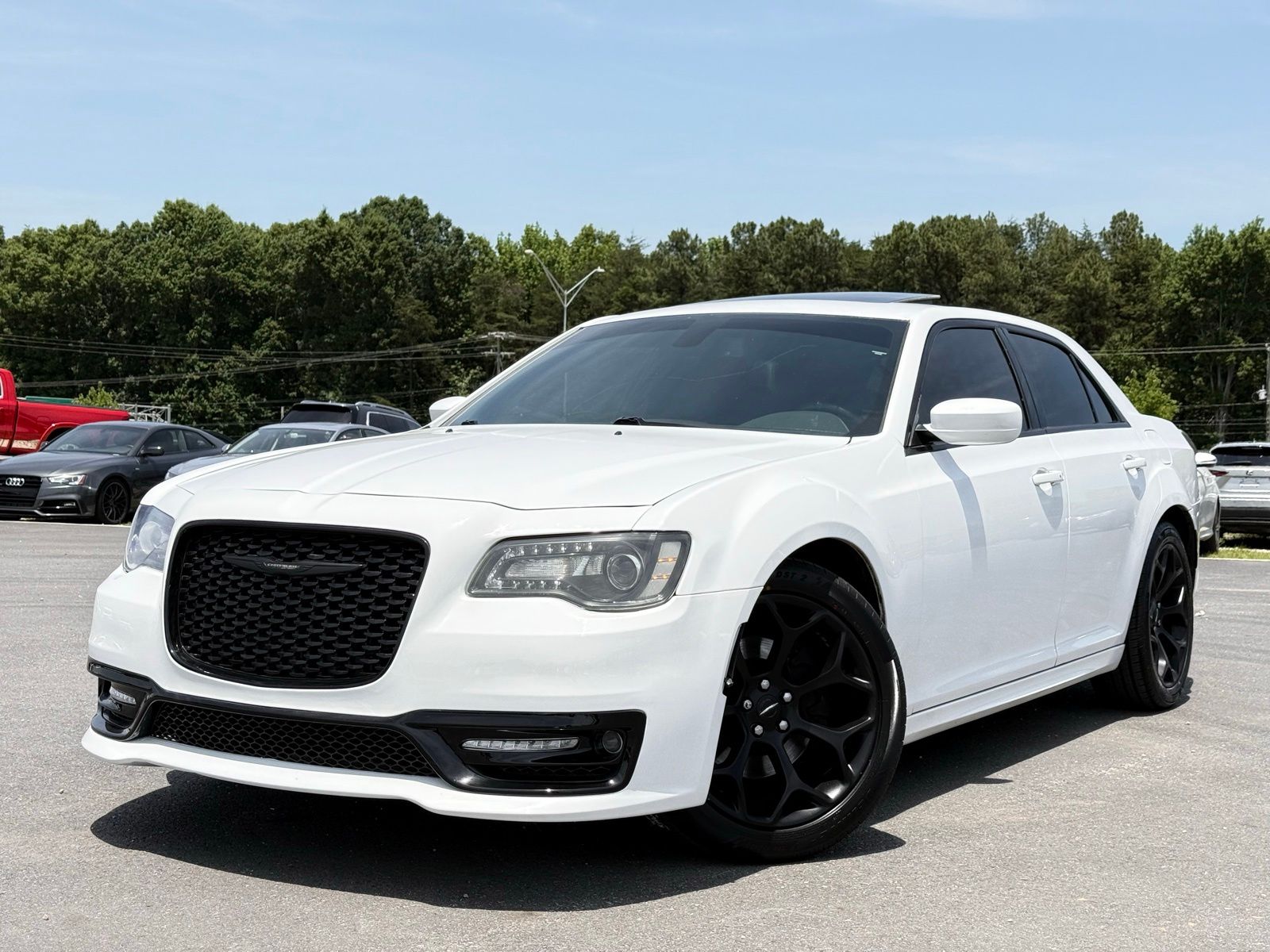 2019 Chrysler 300 S's photo