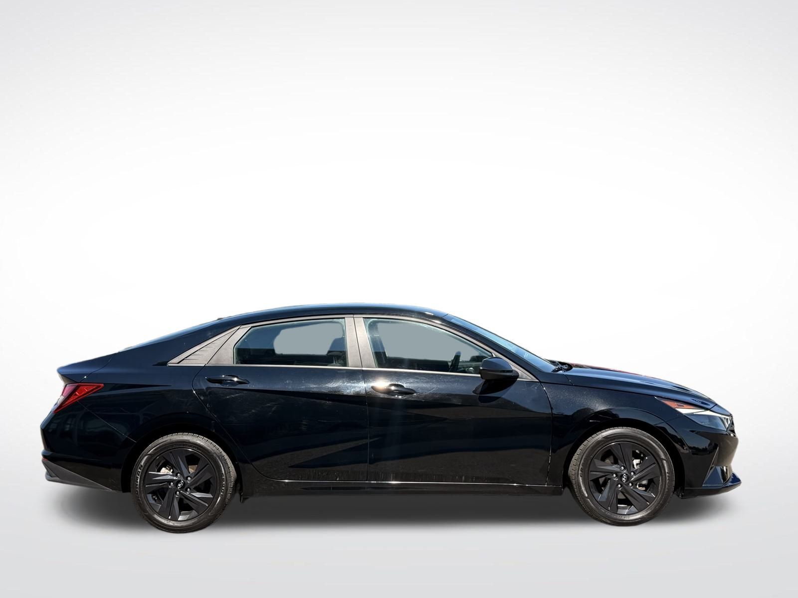 2023 Hyundai Elantra SEL photo 4