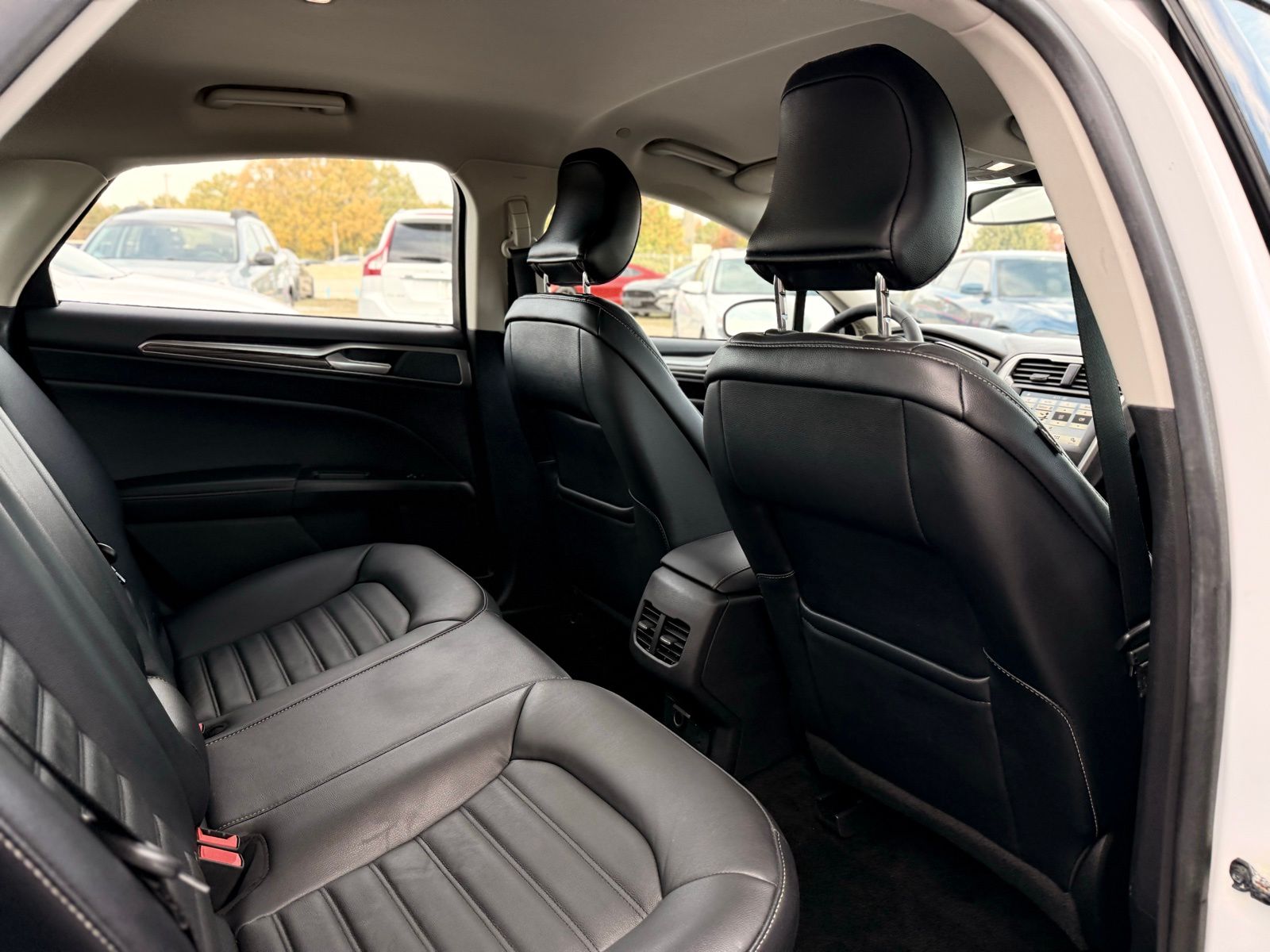 2017 Ford Fusion Hybrid SE - Photo 17