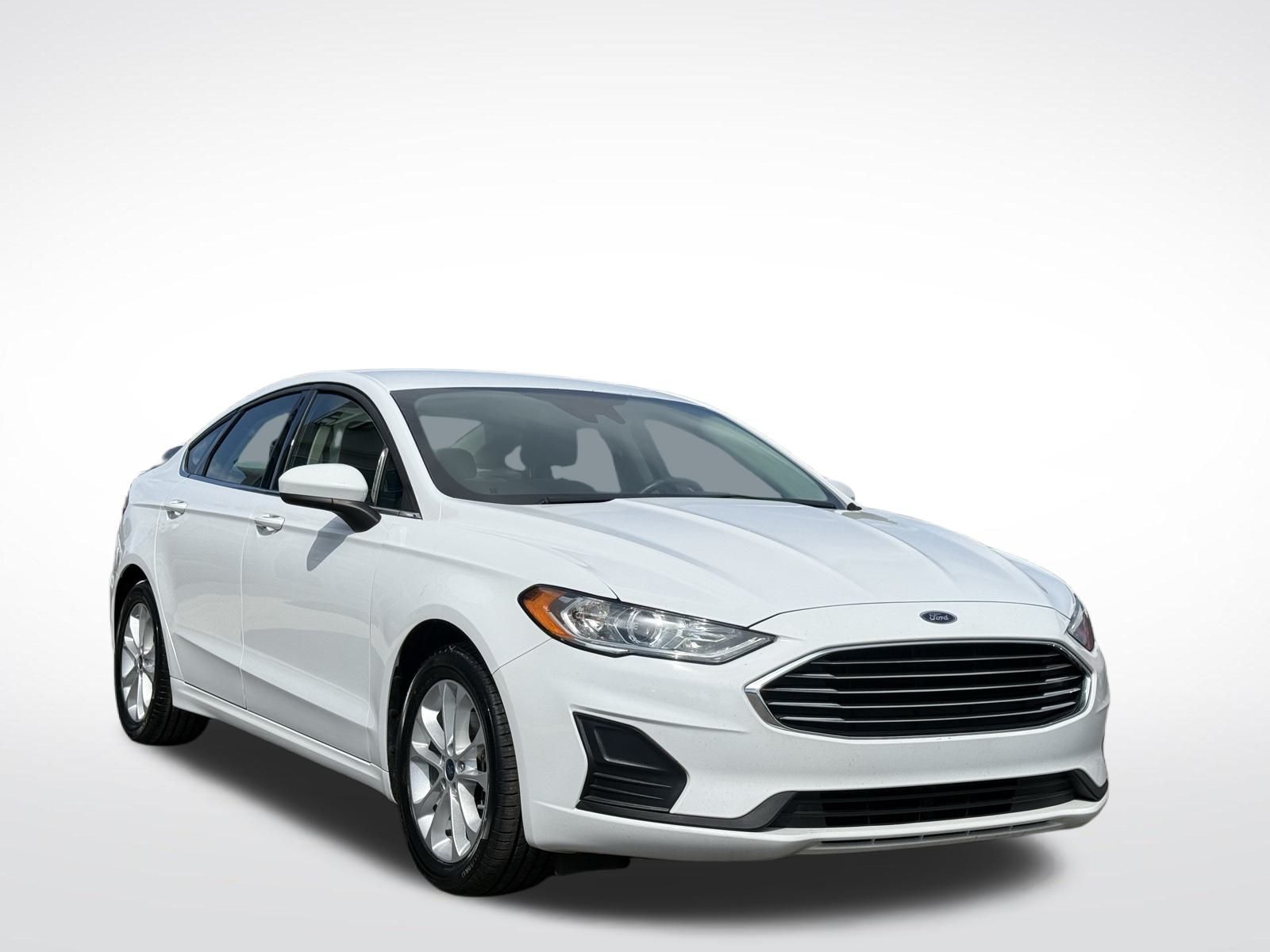 2020 Ford Fusion SE photo 3