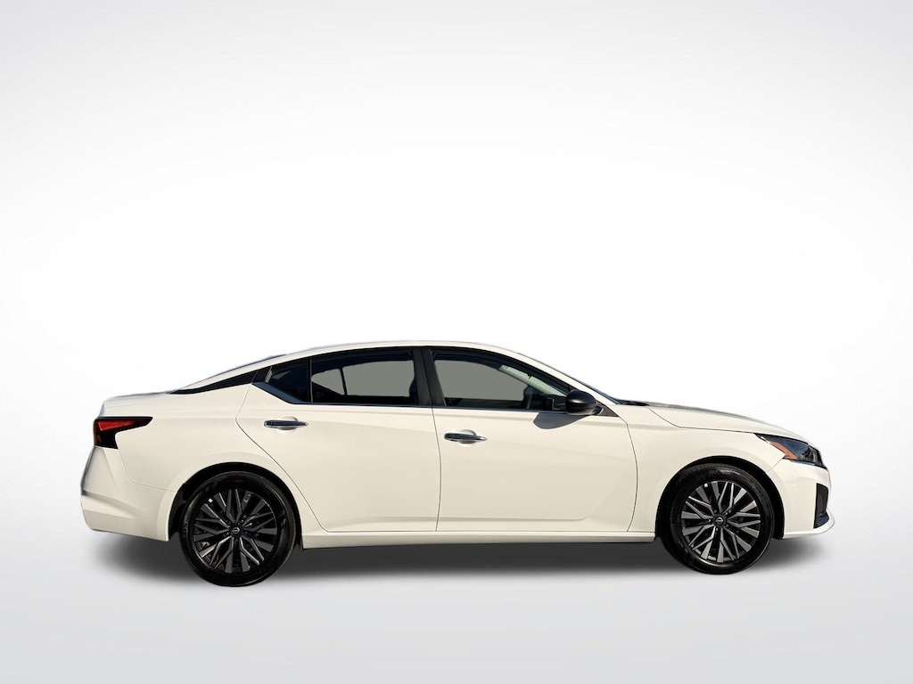Used 2025 Nissan Altima 2.5 SV Sedan