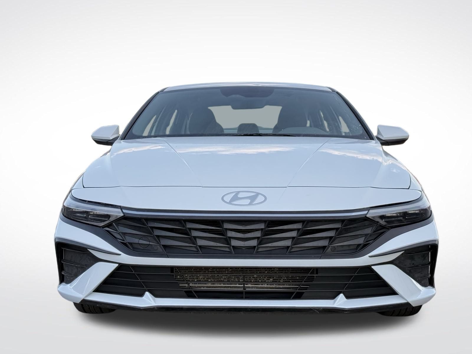 2024 Hyundai Elantra SEL photo 2