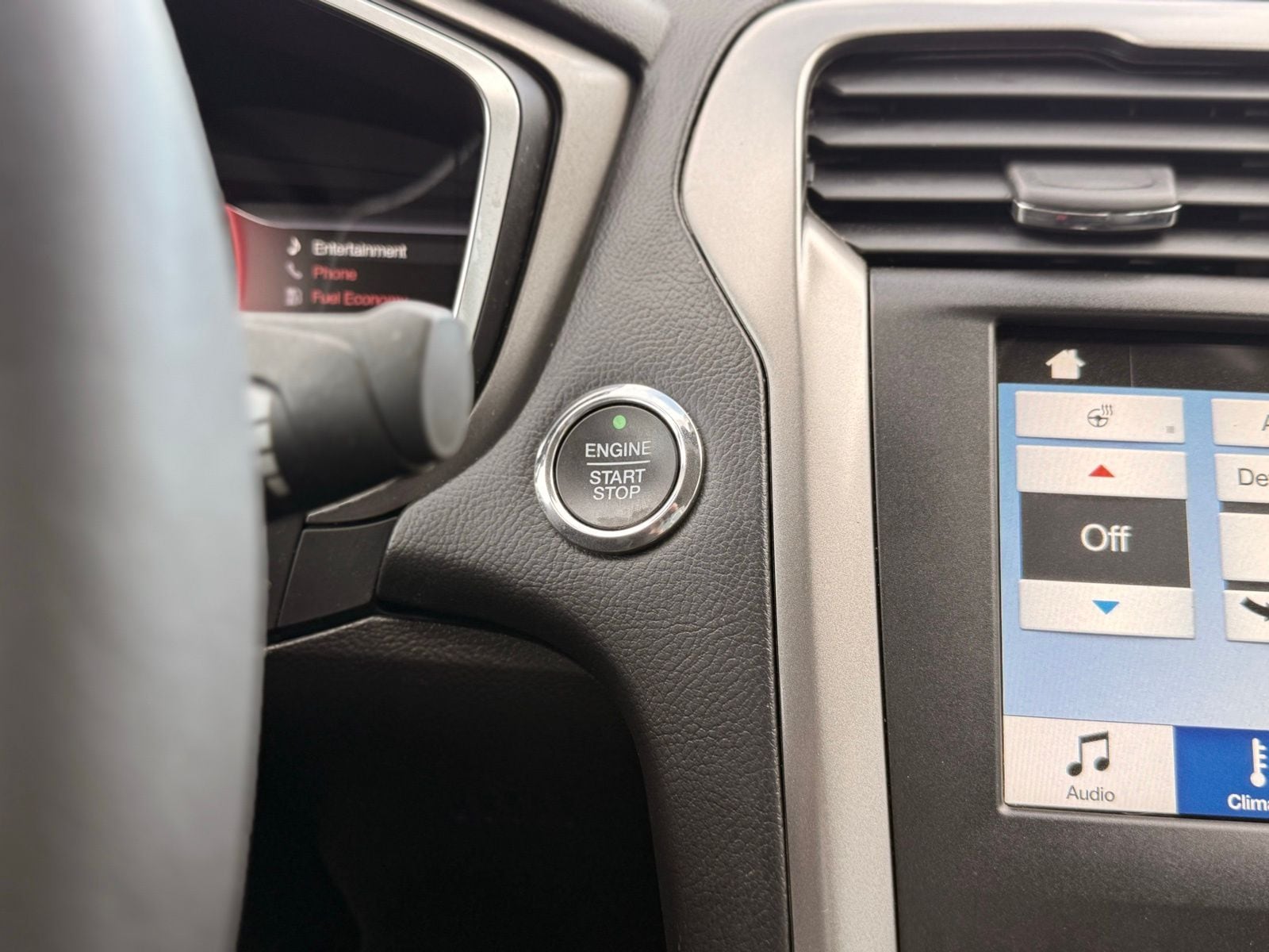 2017 Ford Fusion Hybrid SE - Photo 31