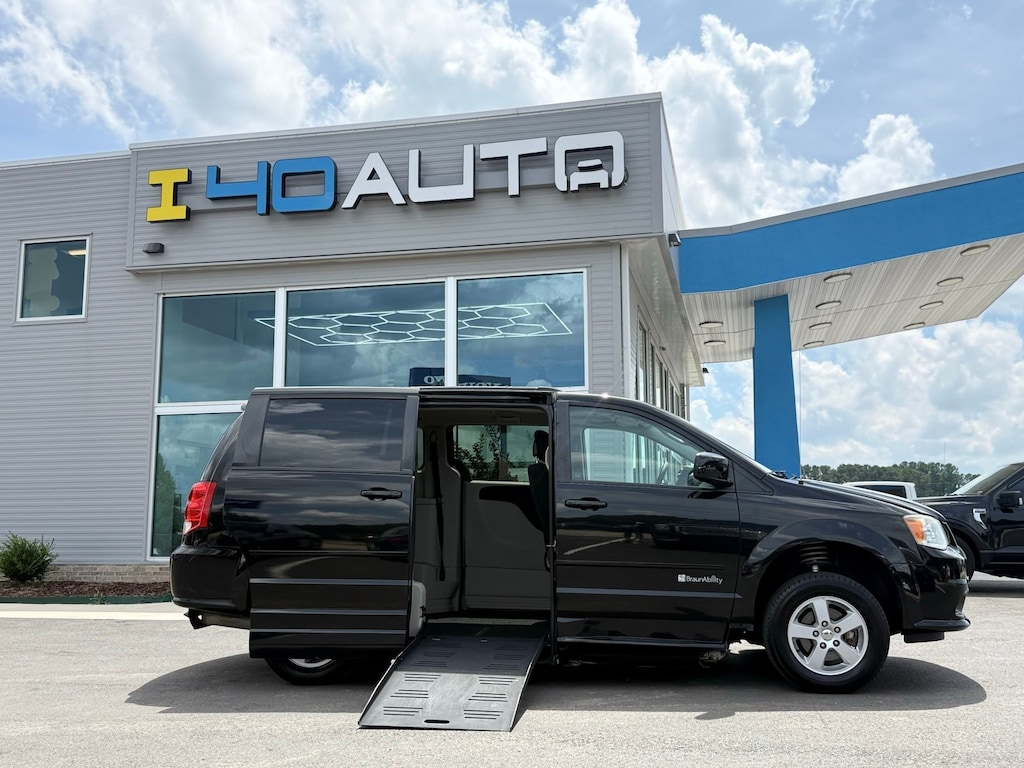 Used 2013 Dodge Grand Caravan SXT Minivan/Van