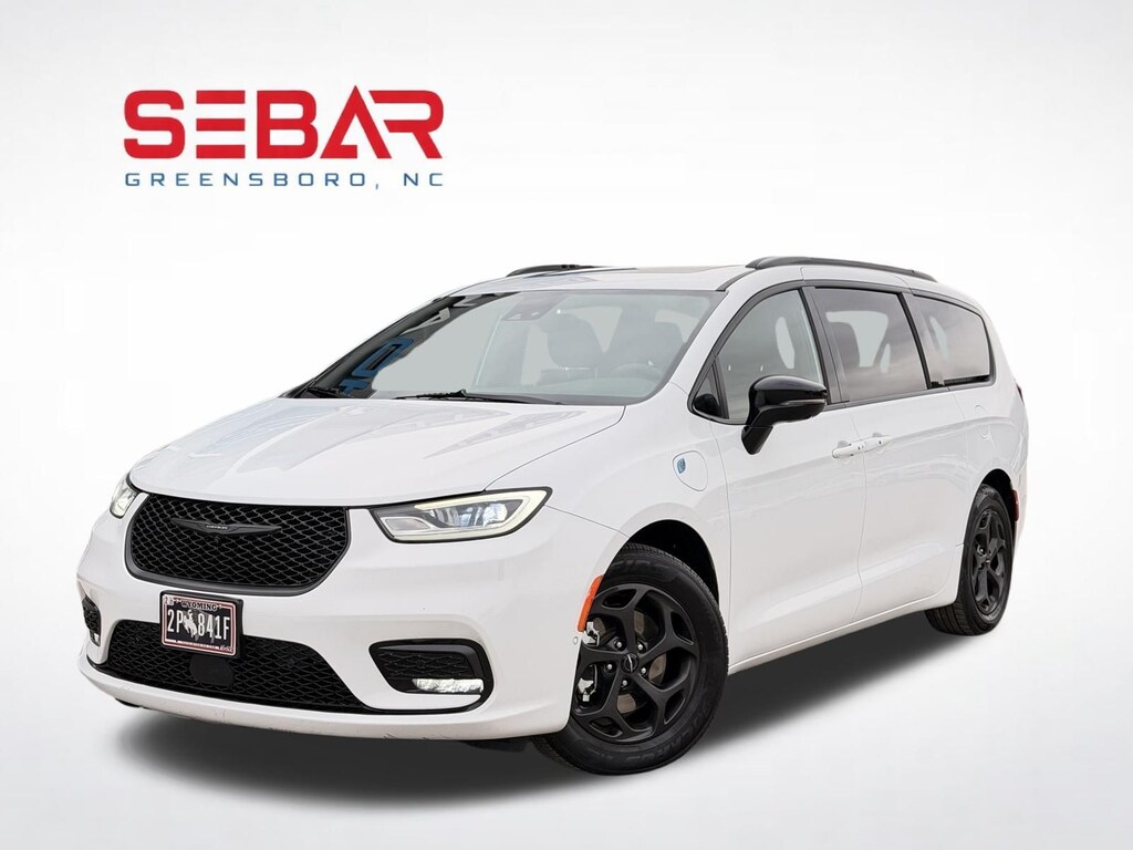 Used 2024 Chrysler Pacifica Hybrid Premium Minivan/Van