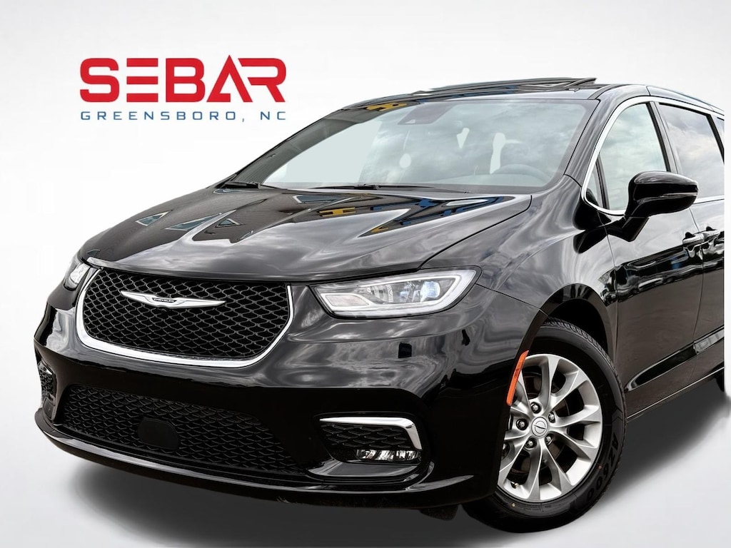 Used 2026 Chrysler Pacifica Limited Minivan/Van