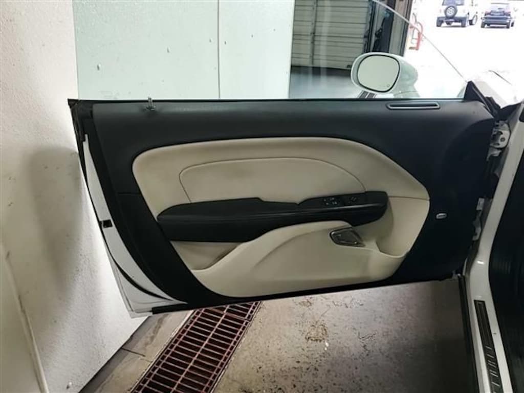 Used 2016 Dodge Challenger SXT Coupe