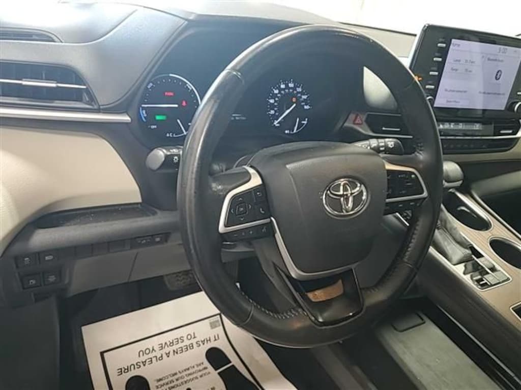 Used 2021 Toyota Sienna XLE Minivan/Van