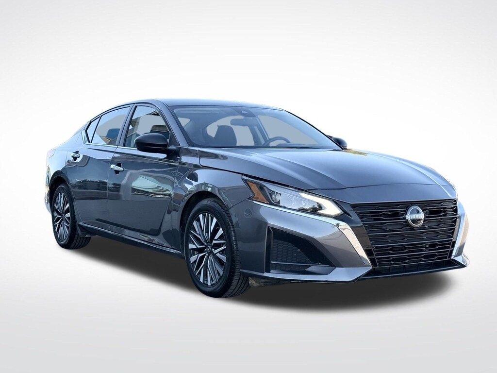 Used 2024 Nissan Altima 2.5 SV Sedan