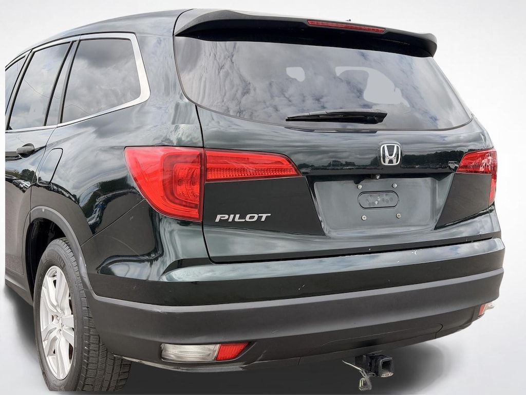Used 2016 Honda Pilot LX SUV