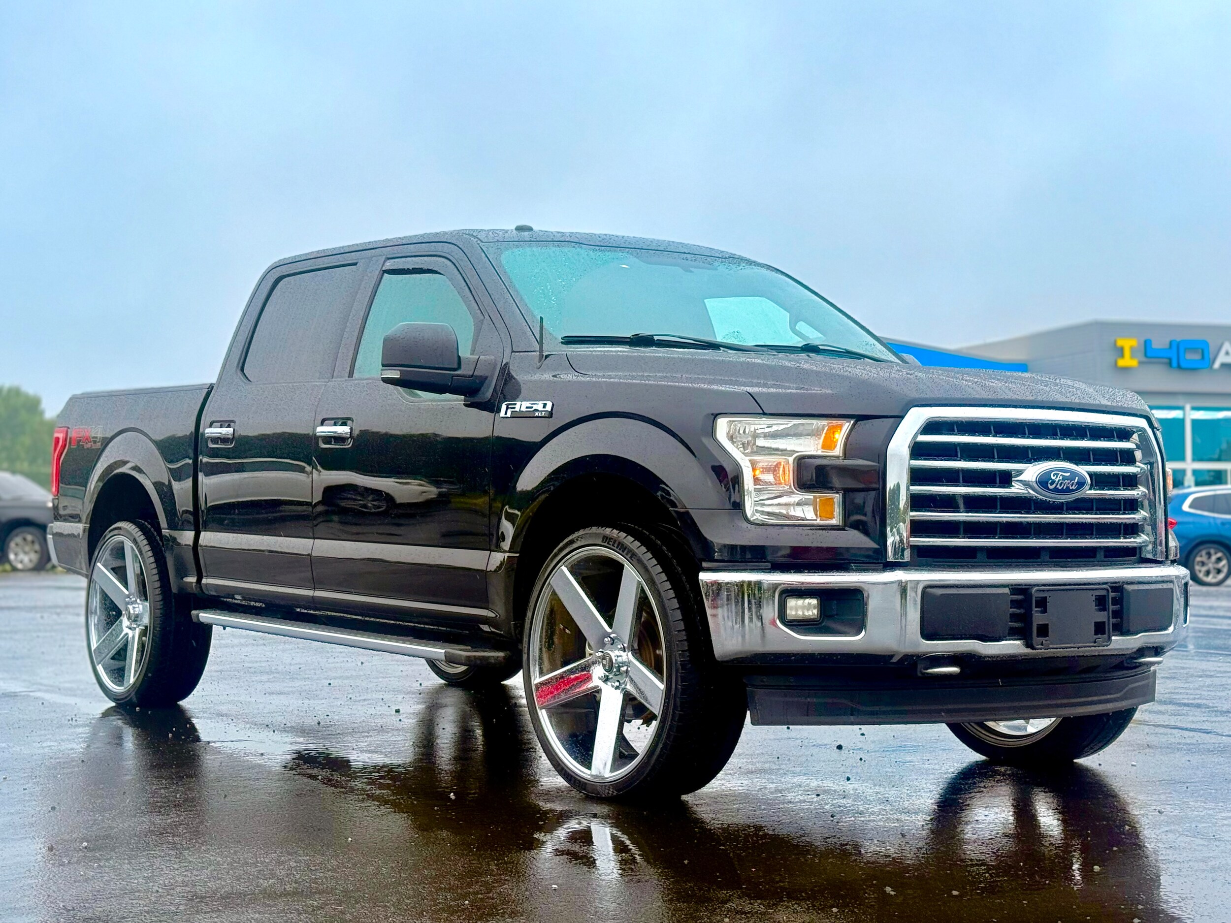 2017 Ford F-150 XLT photo 2