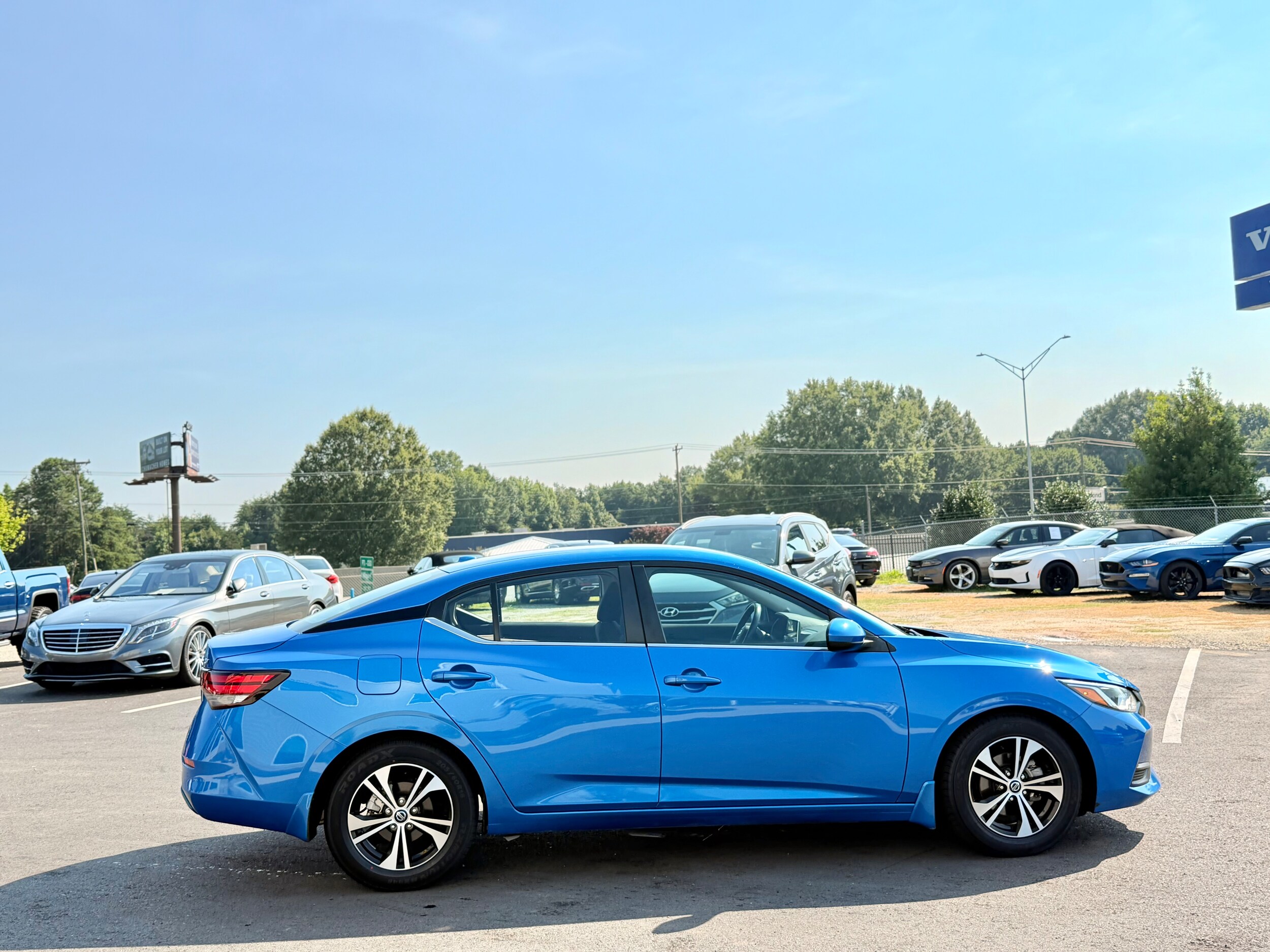 2022 Nissan Sentra SV photo 4