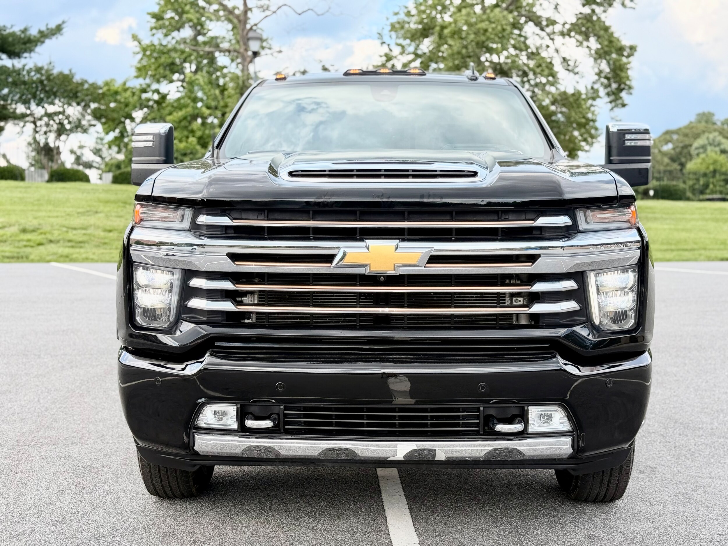 2022 Chevrolet Silverado 3500HD High Country photo 2