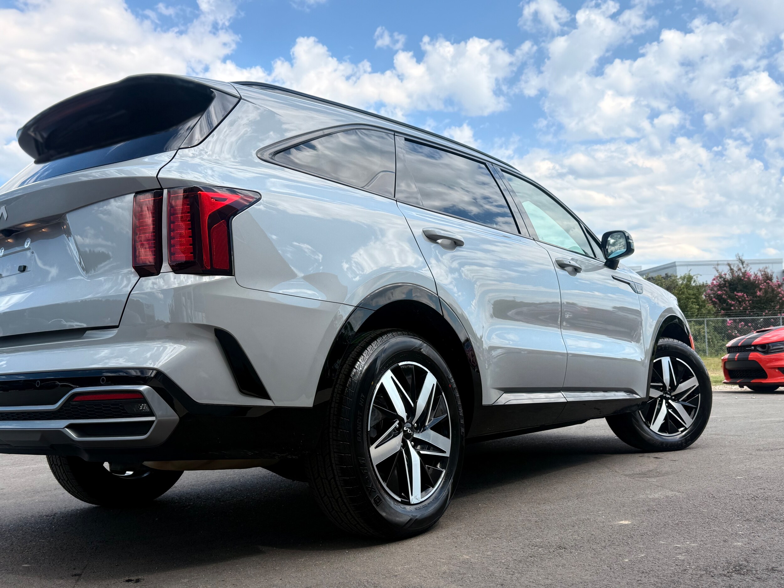 2023 Kia Sorento EX photo 3