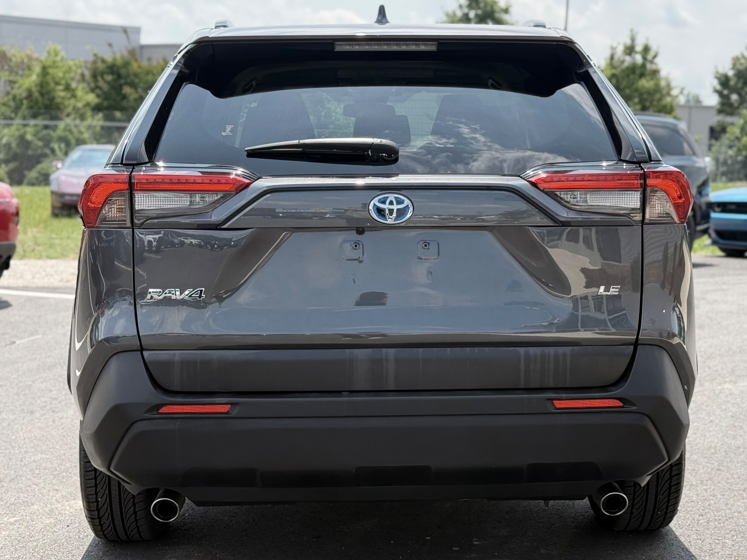 2021 Toyota RAV4 XLE photo 3