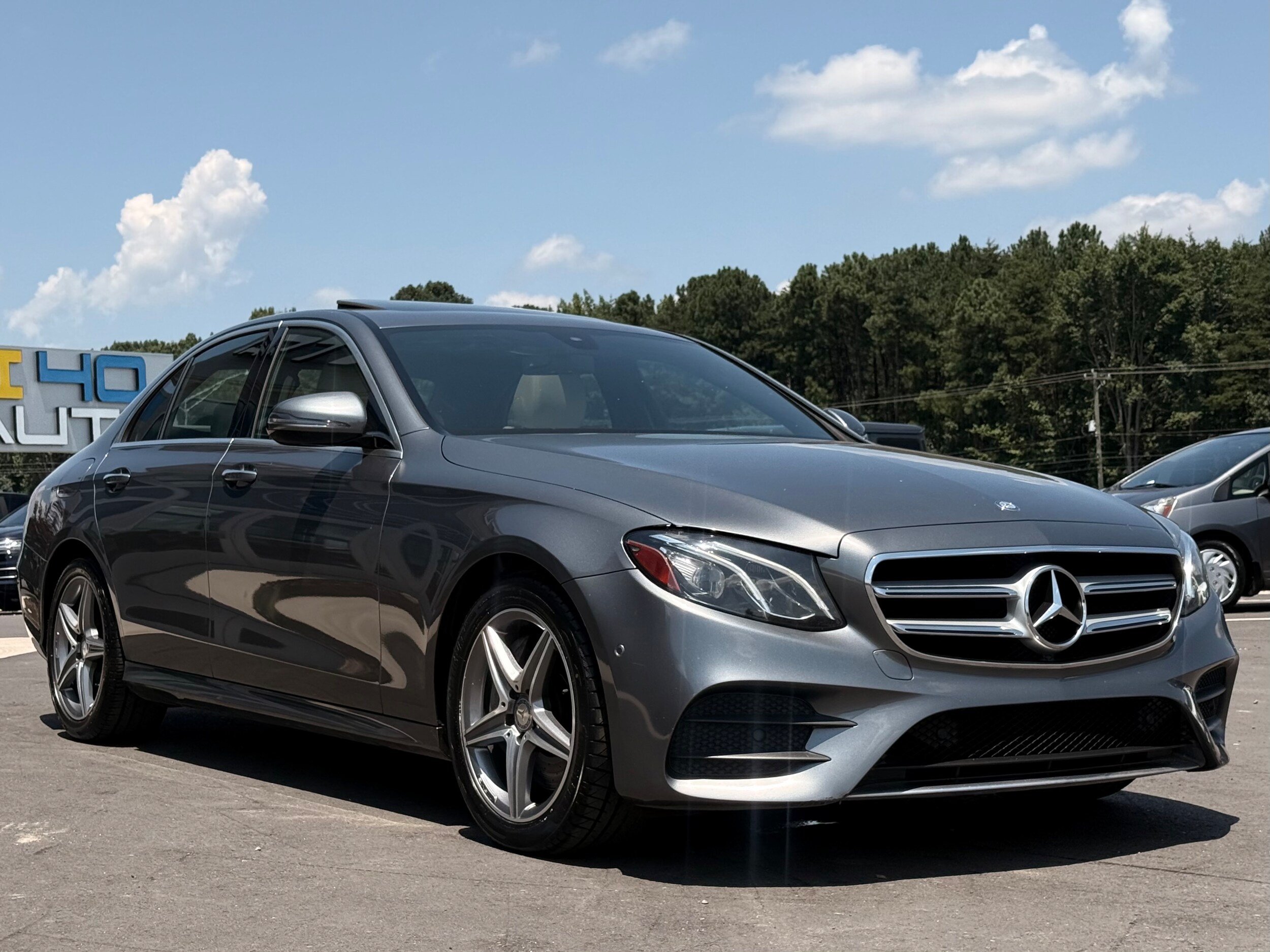2017 Mercedes Benz E 300 Sedan photo 3