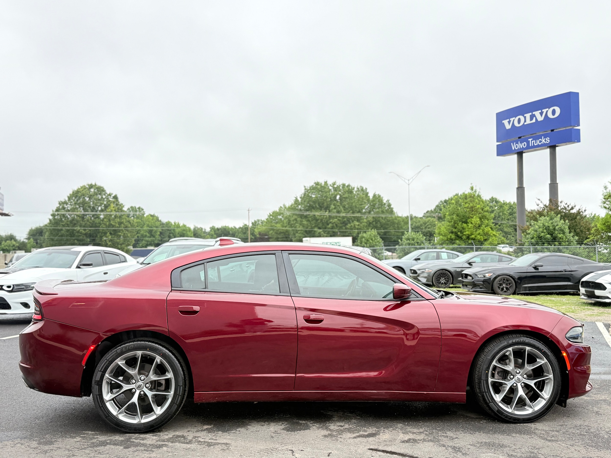 2020 Dodge Charger SXT photo 4