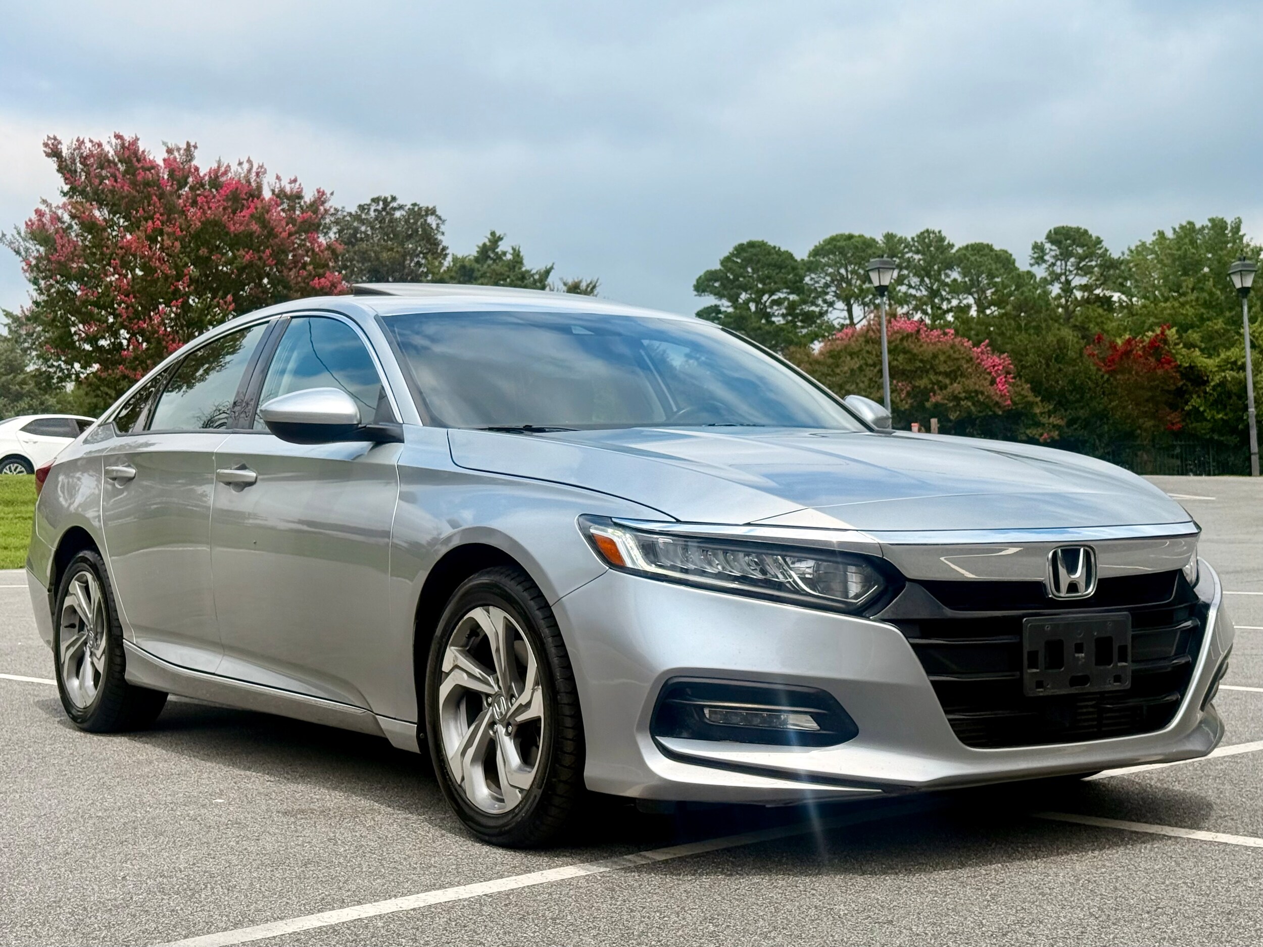 2018 Honda Accord EX-L 2.0T photo 3