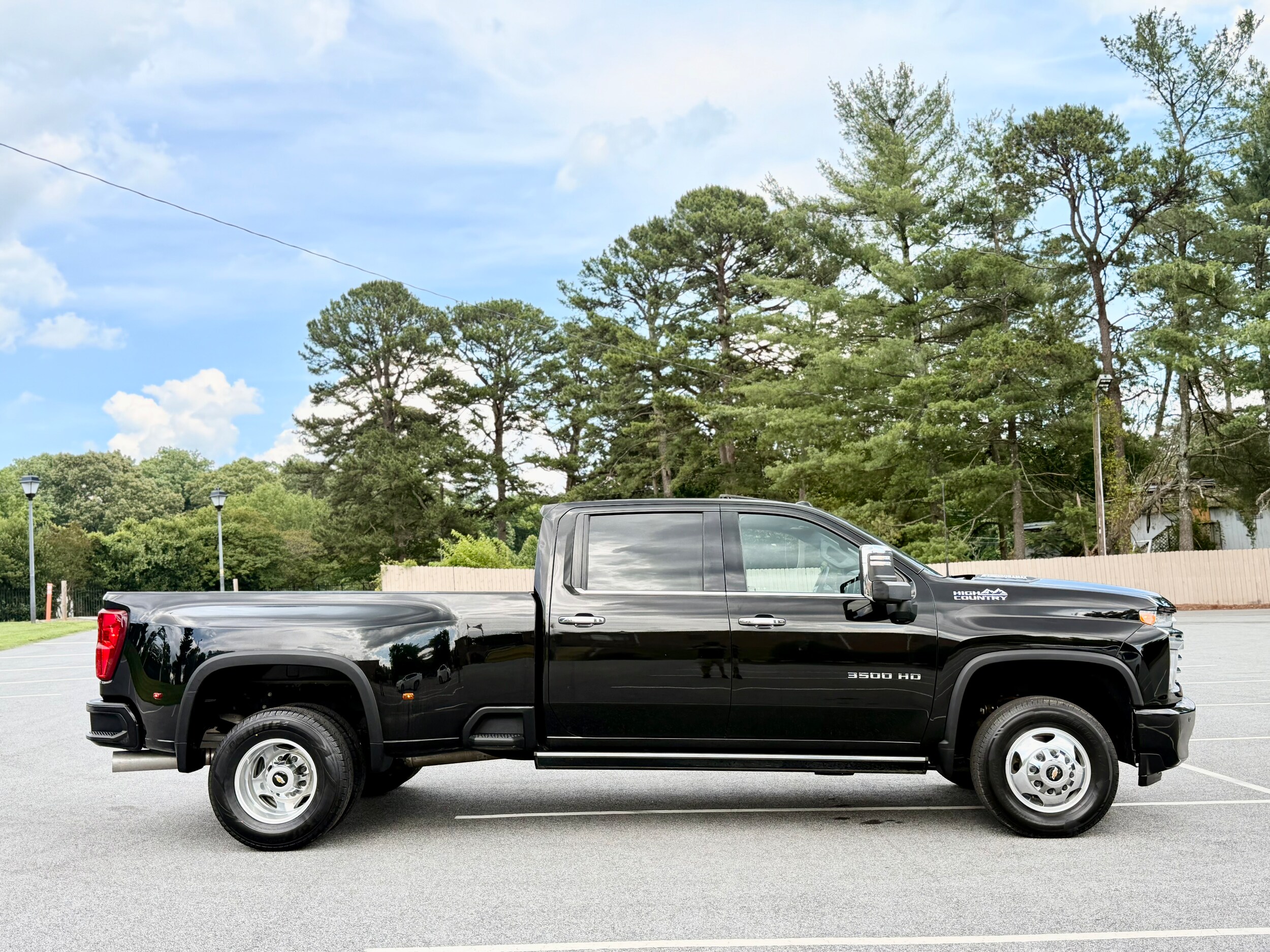 2022 Chevrolet Silverado 3500HD High Country photo 4