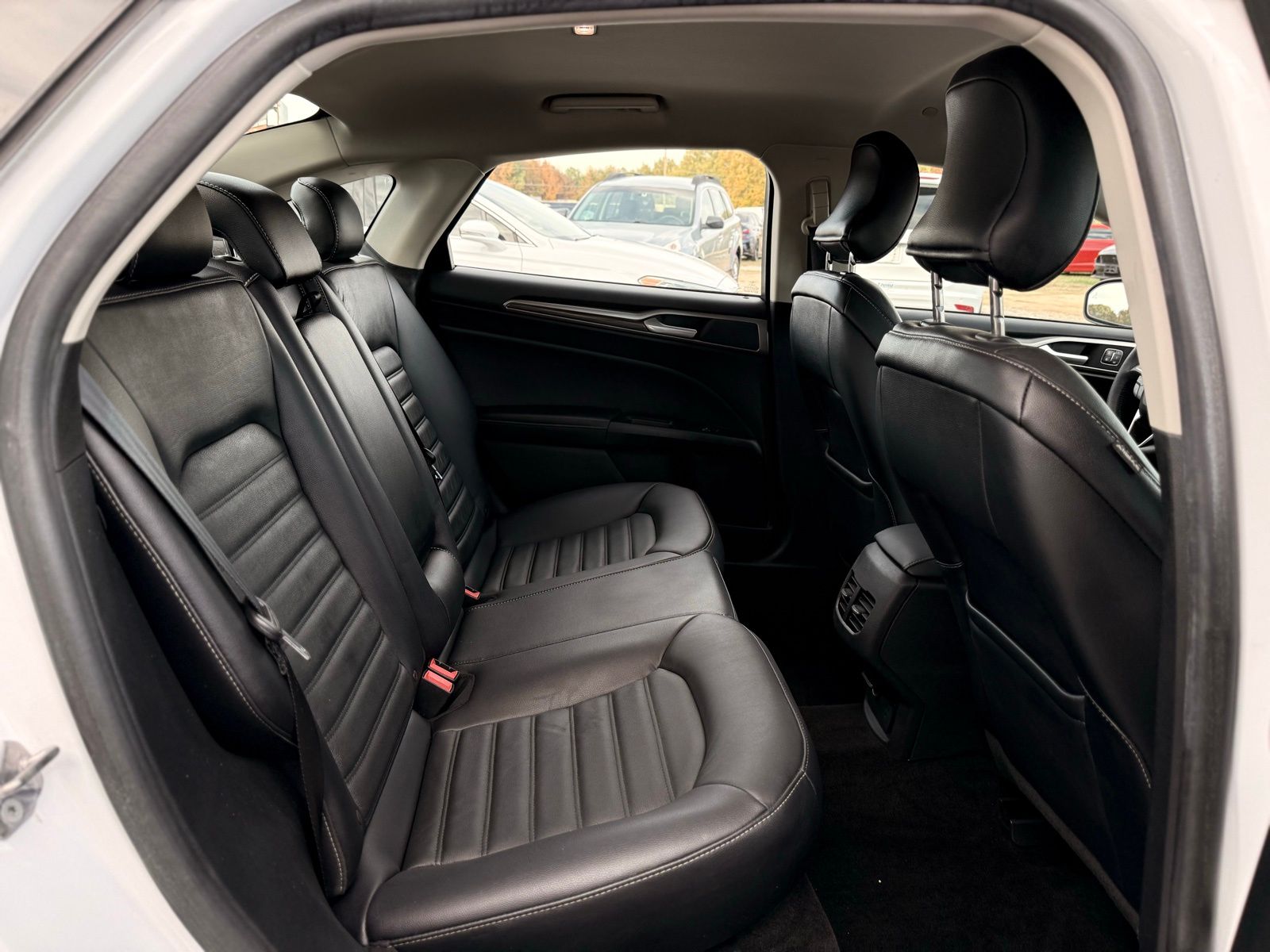 2017 Ford Fusion Hybrid SE - Photo 16