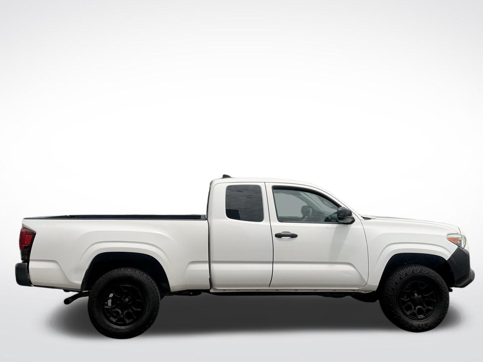 2019 Toyota Tacoma SR photo 4