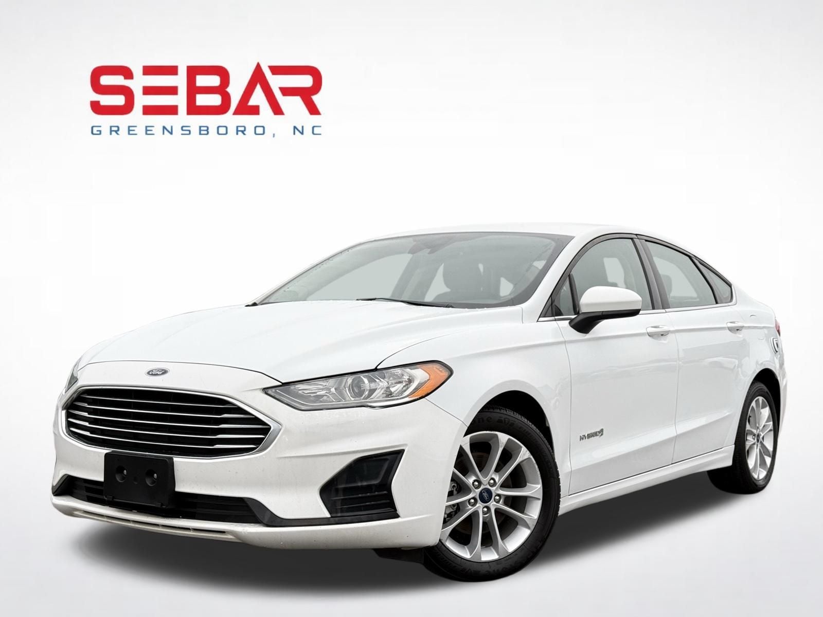 2019 Ford Fusion SE's photo