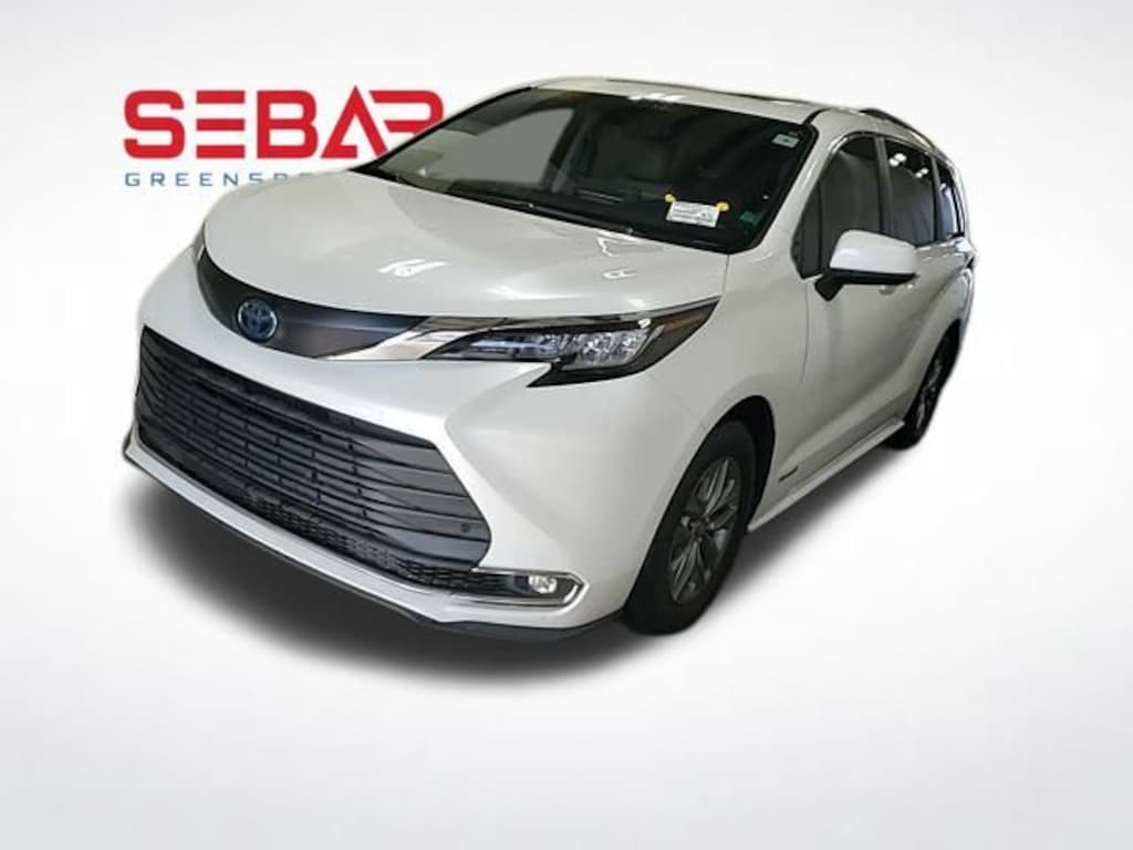 Used 2021 Toyota Sienna XLE Minivan/Van