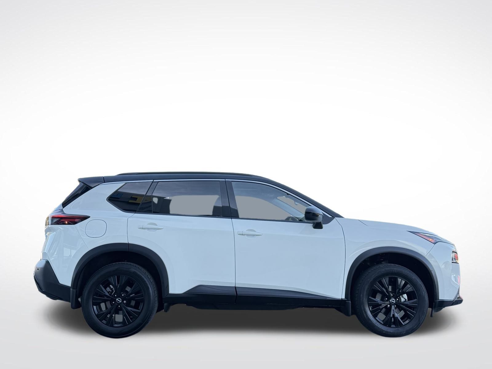 2023 Nissan Rogue SV photo 4