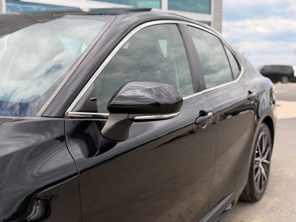 Used 2023 Toyota Camry SE Sedan