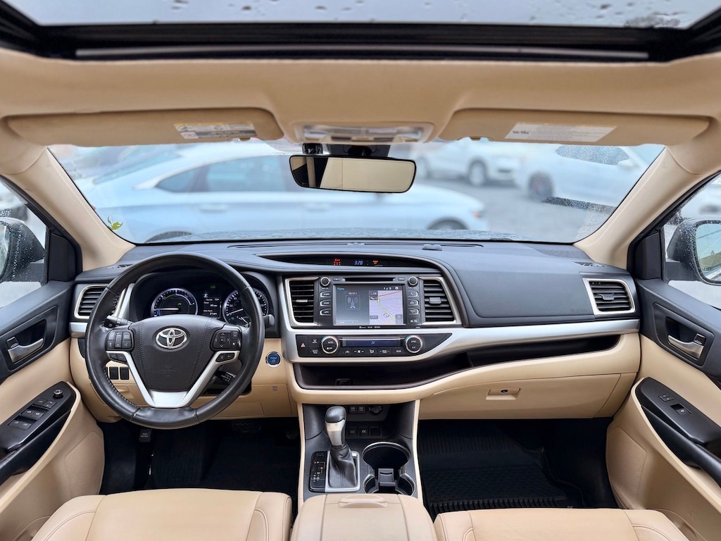 Used 2019 Toyota Highlander Hybrid XLE SUV